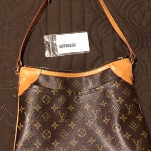 Authentic Louis Vuitton ODEON MM handbag #V13009